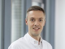Dr. Max Henningsen