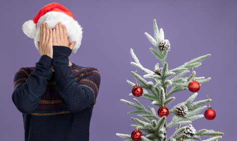 Weihnachtsspezifische Reize können körperliche Reaktionen verstärken: Schwindel, beschleunigter Herzschlag, Schwitzen oder gastrointestinale Beschwerden. (c)Freepik Stokking