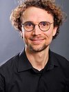 Dr. Dennis Bünte